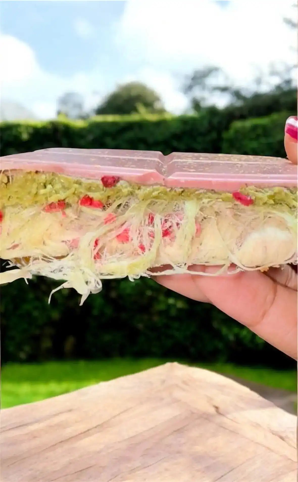 Angel Hair Chocolate Bar – Raspberry and Candy Floss - Sweets n Beyond